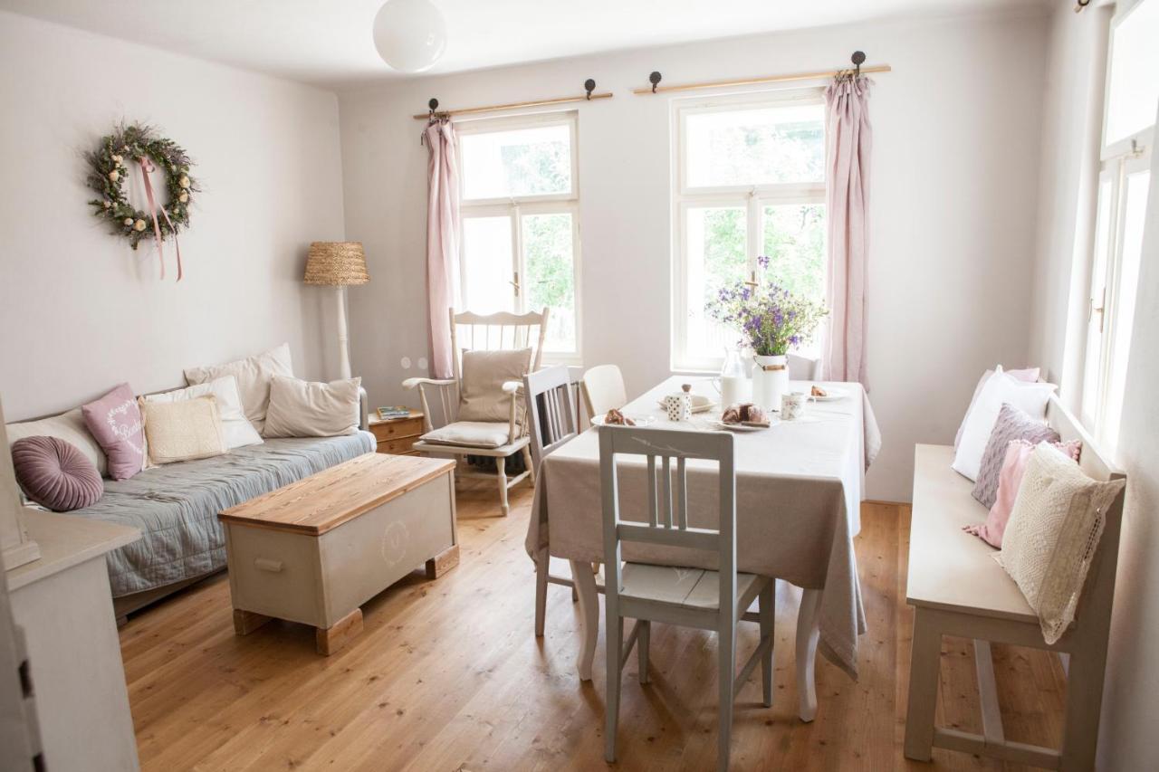 Villa Domecek Na Kvetinovem Statku Zdice Esterno foto
